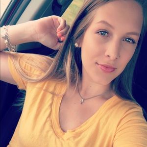 Meet your Posher, Brooke